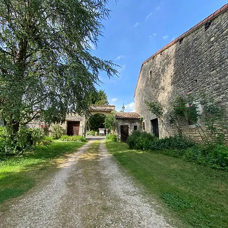 La Maison Noble Champagné-le-Sec